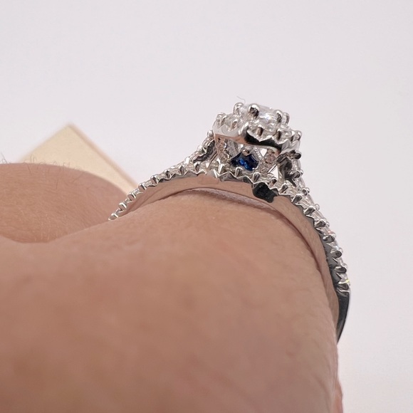 Lab Marquise cut bridal ring set in 1.5 carat total weight - Picture 5 of 9